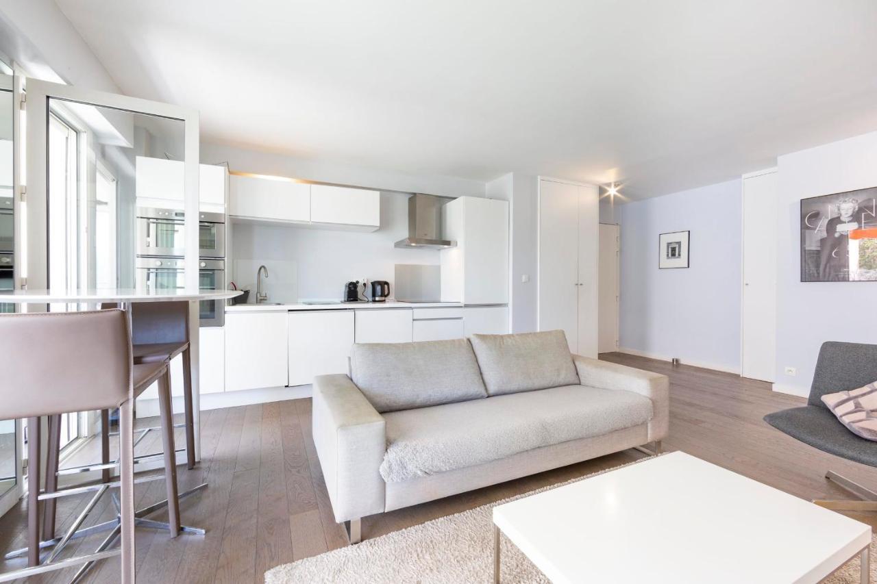 Modern 2 Bedrooms Quiet Terrace In A Palm Area, 30 Meters From Seaside Cannes